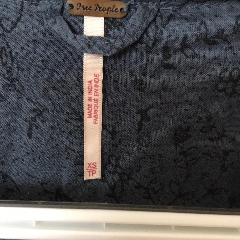 Top - Picture 2 of 2